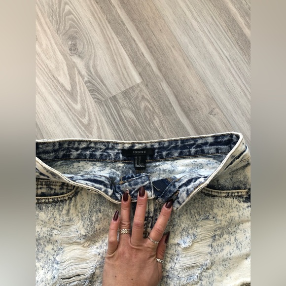 Forever 21 Shorts - Picture 3 of 3